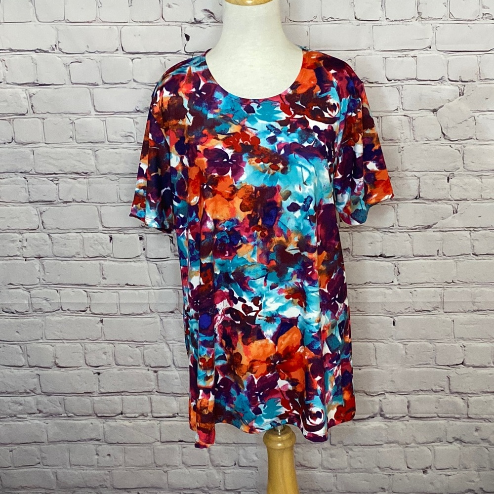 NWT  floral top